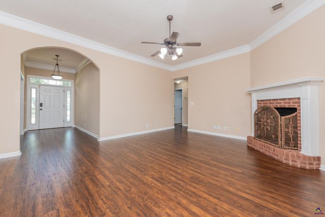 102 Ironwood Dr, Bonaire, GA 31005