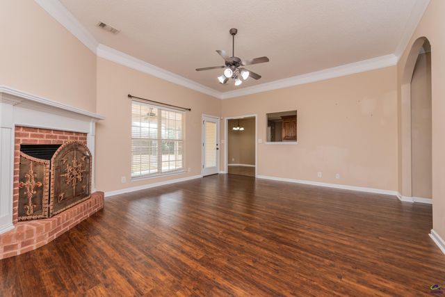 102 Ironwood Dr, Bonaire, GA 31005