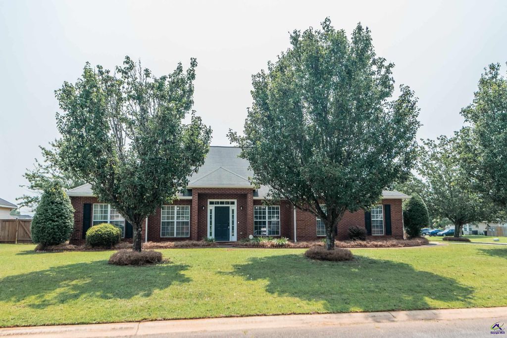 102 Ironwood Dr, Bonaire, GA 31005
