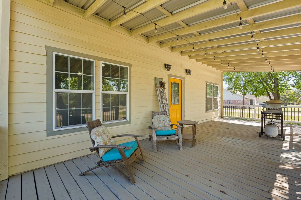 209 E Allen Avenue, Godley, TX 76044 — photo 4