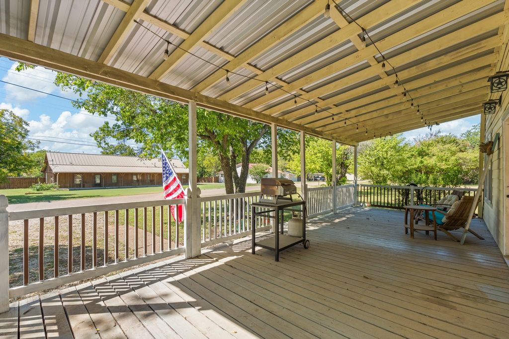 209 E Allen Avenue, Godley, TX 76044 — photo 5