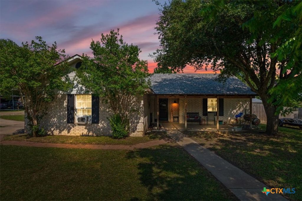 101 S Mary Alice Circle, Little River Academy, TX 76554