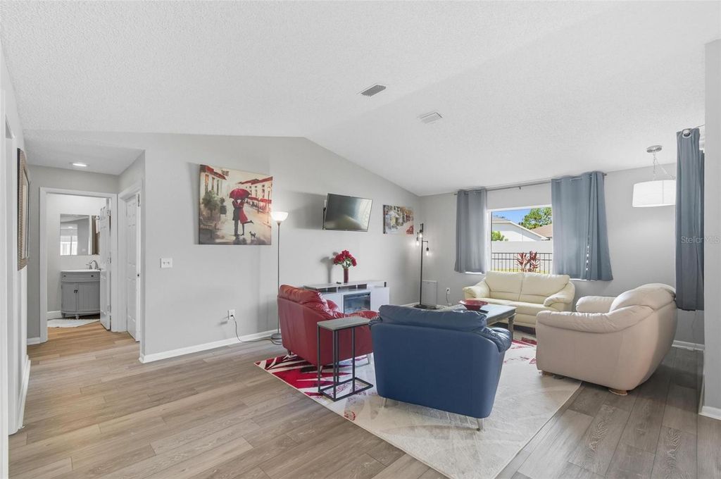 Image 6 of property listing at 53 COCHISE COURT, Palm Coast, FL 32137