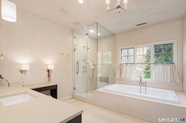 88 Bentwood Drive, Stamford, CT 06903