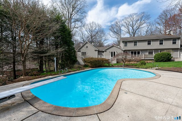 88 Bentwood Drive, Stamford, CT 06903