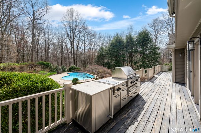 88 Bentwood Drive, Stamford, CT 06903