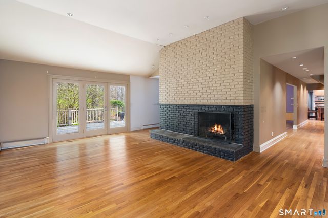 88 Bentwood Drive, Stamford, CT 06903