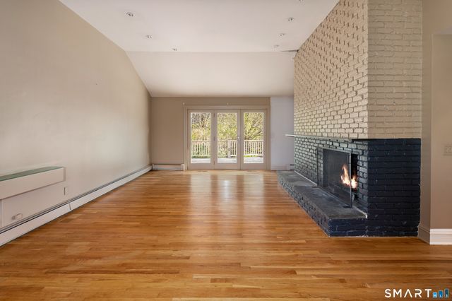 88 Bentwood Drive, Stamford, CT 06903