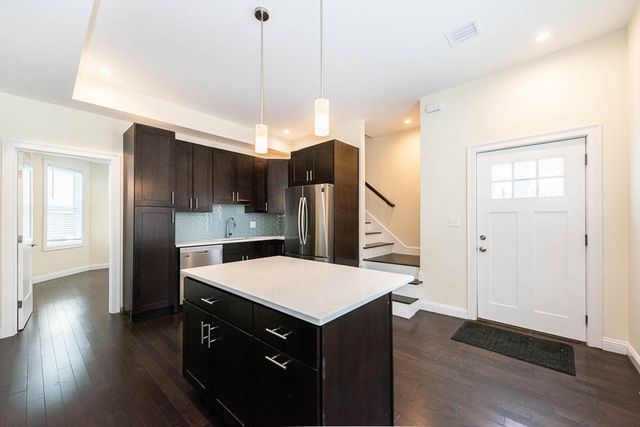 10 Marion St. 1, Medford, MA 02155