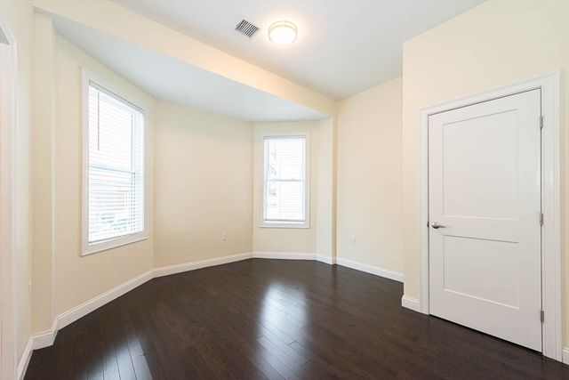 10 Marion St. 1, Medford, MA 02155