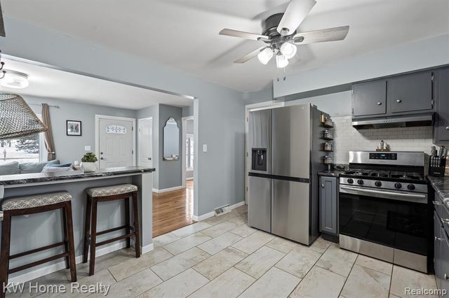 8535 Andersonville Road, Clarkston, MI 48346