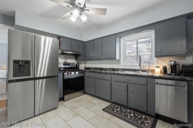 8535 Andersonville Road, Clarkston, MI 48346