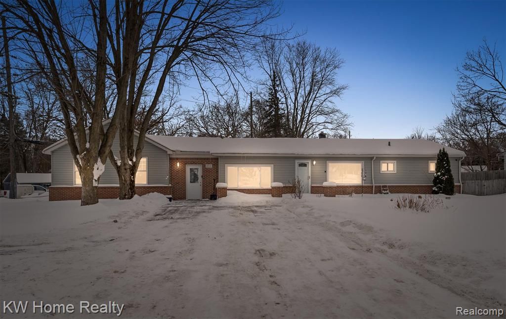 8535 Andersonville Road, Clarkston, MI 48346