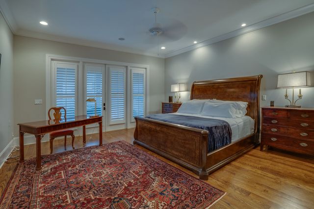 2424A Abbott Martin Rd, Nashville, TN 37215