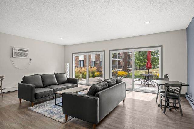 4 Pine Tree Drive 218, Arden Hills, MN 55112