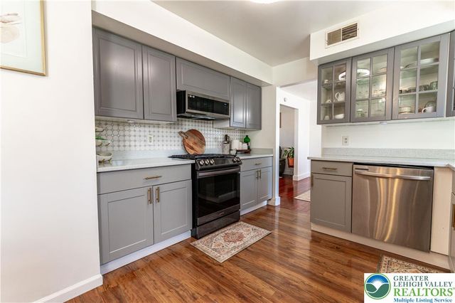 2950 Santee Drive, Bethlehem City, PA 18017