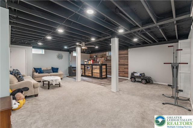 2950 Santee Drive, Bethlehem City, PA 18017