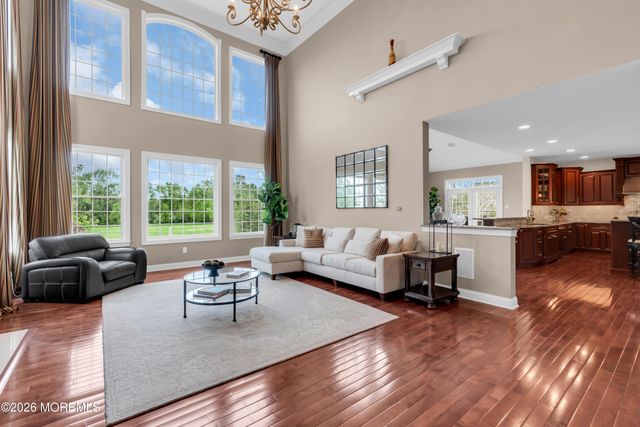 4 Ridgeview Way, Allentown, NJ 08501