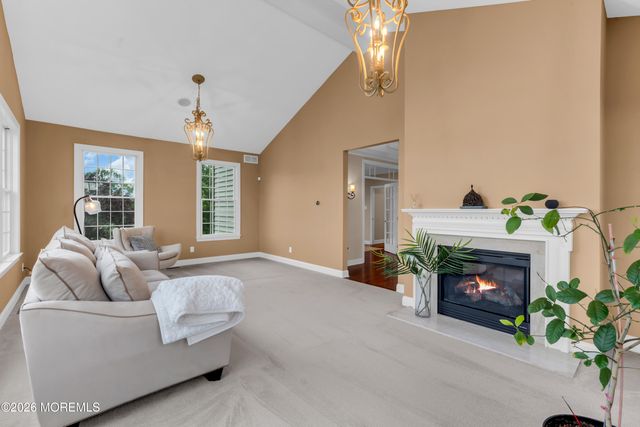 4 Ridgeview Way, Allentown, NJ 08501