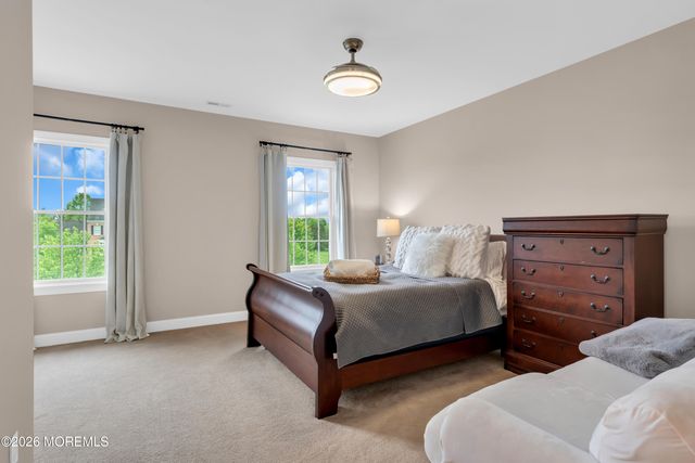 4 Ridgeview Way, Allentown, NJ 08501