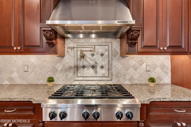 4 Ridgeview Way, Allentown, NJ 08501