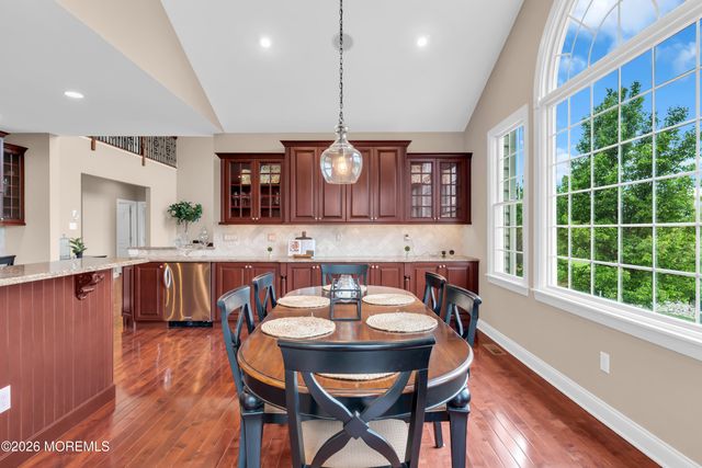 4 Ridgeview Way, Allentown, NJ 08501