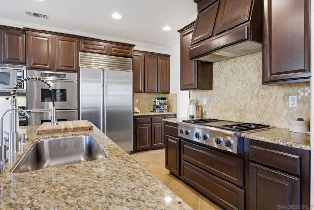 840 Genoa Way, San Marcos, CA 92078