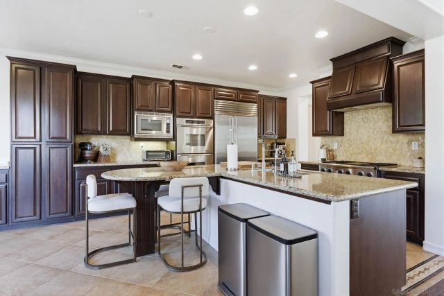 840 Genoa Way, San Marcos, CA 92078