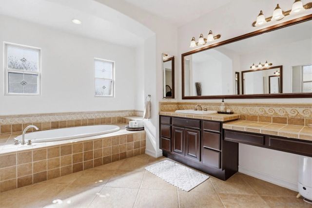 840 Genoa Way, San Marcos, CA 92078