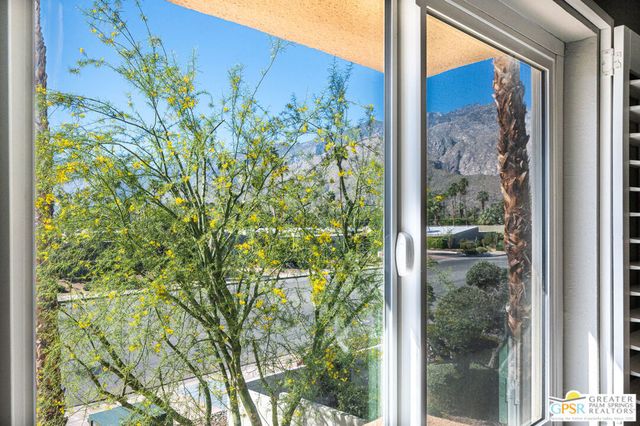 1268 E Ramon Road 1, Palm Springs, CA 92264