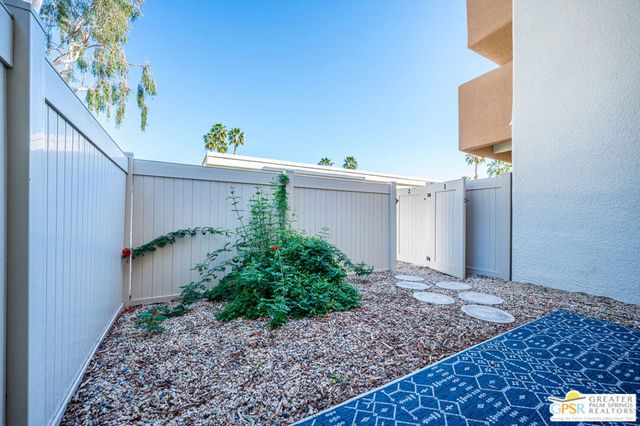 1268 E Ramon Road 1, Palm Springs, CA 92264
