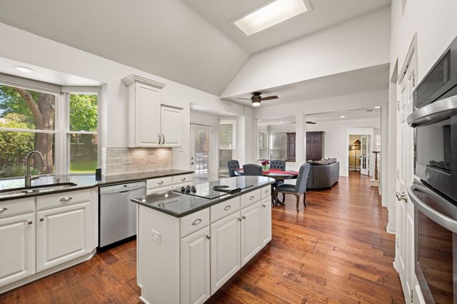 2532 Springhill Drive, Grapevine, TX 76051
