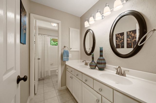 2532 Springhill Drive, Grapevine, TX 76051