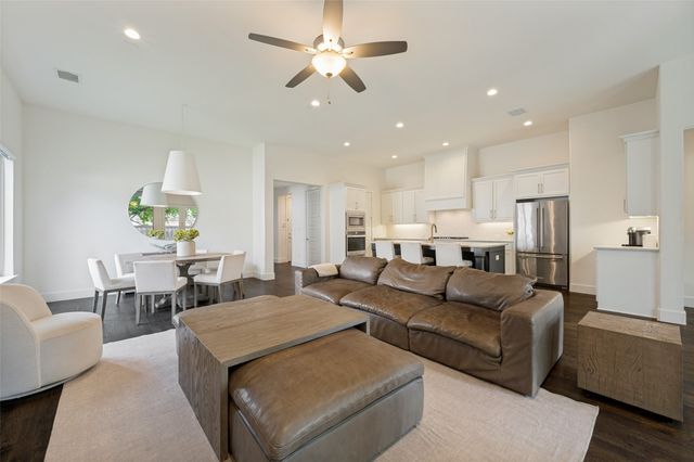 2213 Leslie Lane, Mckinney, TX 75072