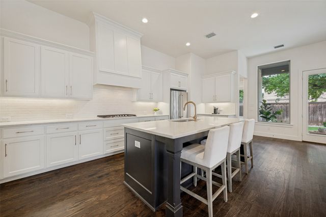 2213 Leslie Lane, Mckinney, TX 75072