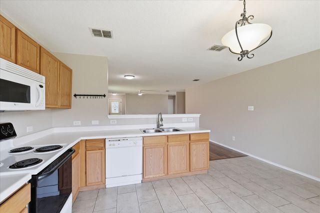 102 Pintail Lane, Sanger, TX 76266
