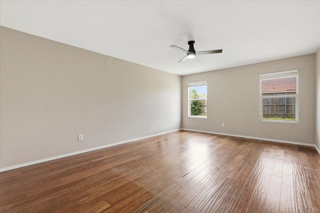 102 Pintail Lane, Sanger, TX 76266