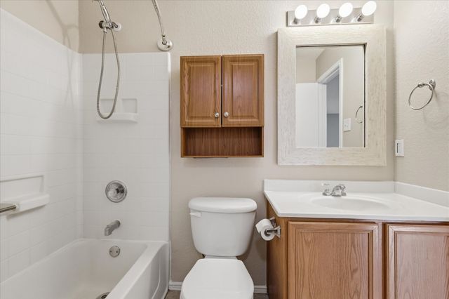 102 Pintail Lane, Sanger, TX 76266
