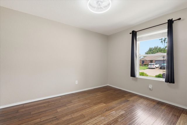 102 Pintail Lane, Sanger, TX 76266