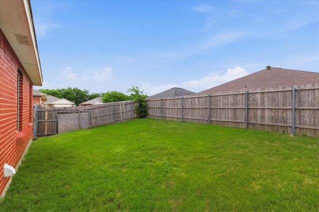 102 Pintail Lane, Sanger, TX 76266