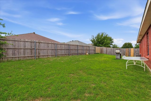 102 Pintail Lane, Sanger, TX 76266