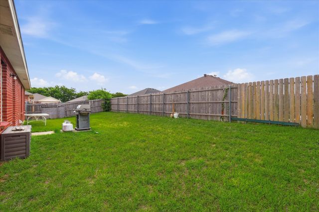 102 Pintail Lane, Sanger, TX 76266