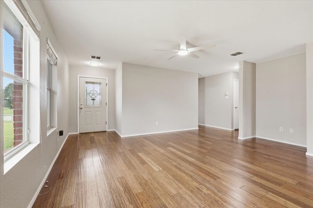 102 Pintail Lane, Sanger, TX 76266
