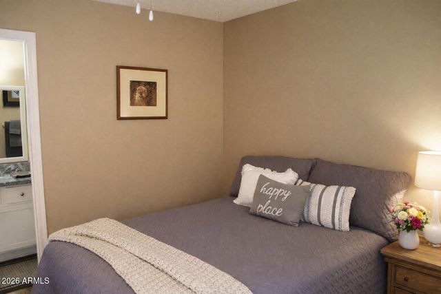 8940 W OLIVE Avenue 18, Peoria, AZ 85345