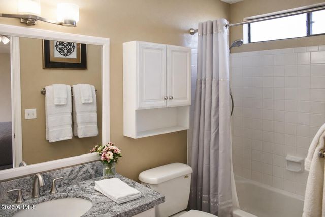 8940 W OLIVE Avenue 18, Peoria, AZ 85345