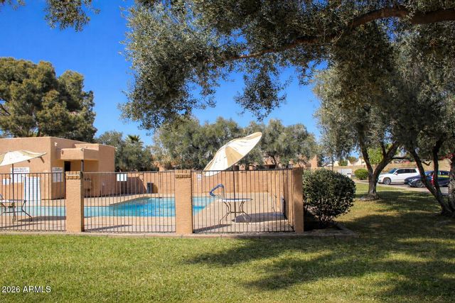 8940 W OLIVE Avenue 18, Peoria, AZ 85345