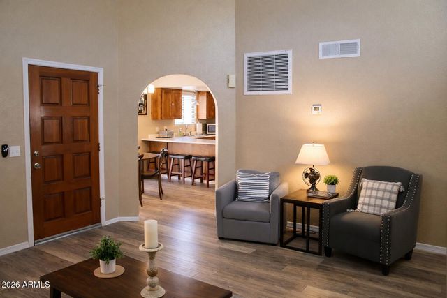 8940 W OLIVE Avenue 18, Peoria, AZ 85345