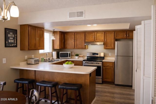 8940 W OLIVE Avenue 18, Peoria, AZ 85345