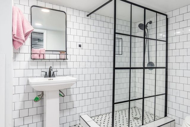 51 E Schreyer Place, Columbus, OH 43214