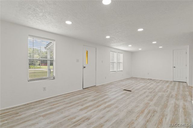 7180 W Matador Lane, Homosassa, FL 34446